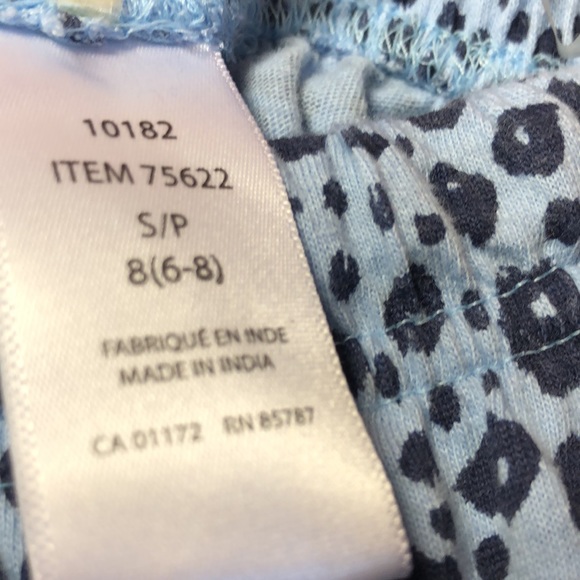 Women’s Cotton Short Sleeve Two Piece Set( Top is M and the Pants is a Small ) - Picture 4 of 4